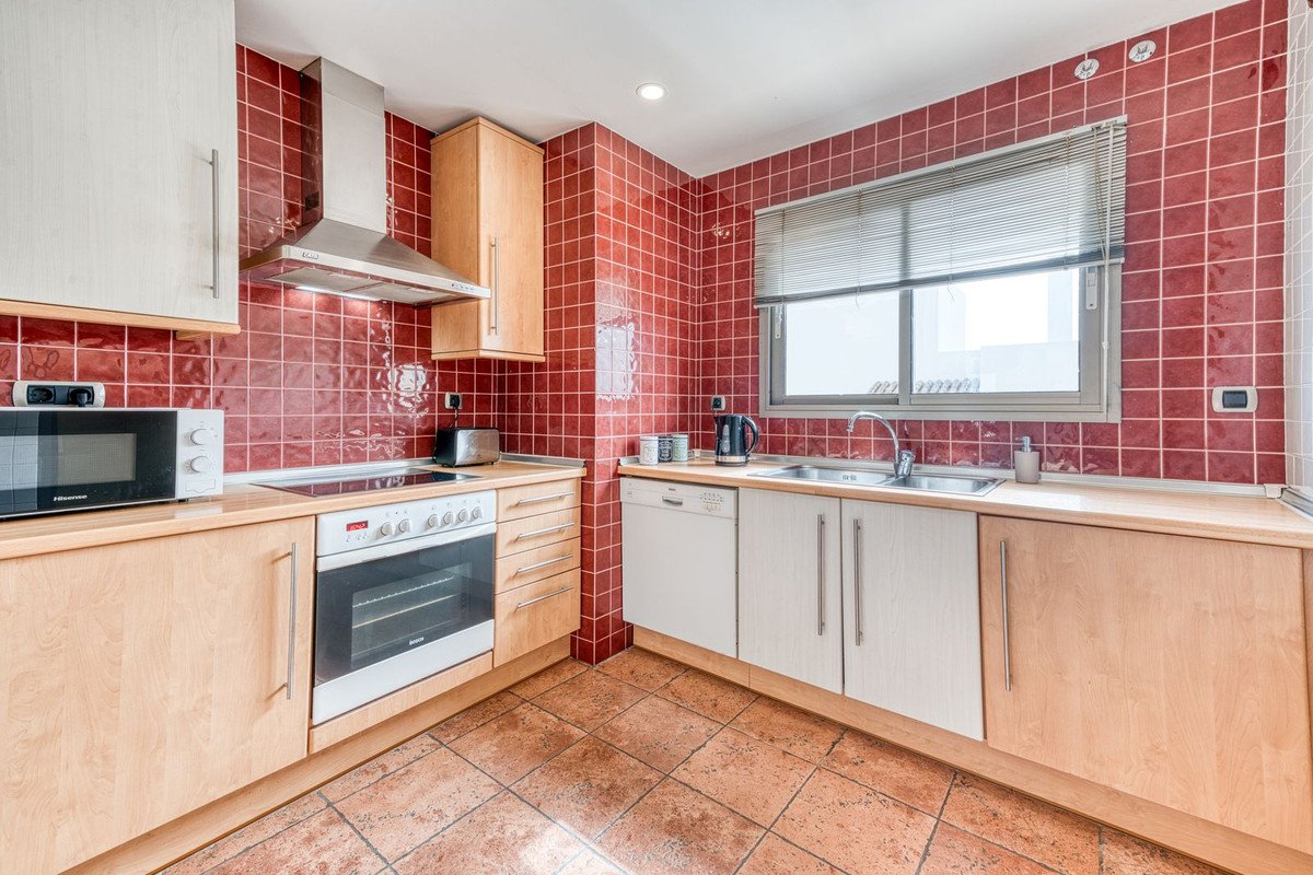 2 Bed Middle Floor Apartment in Benalmadena