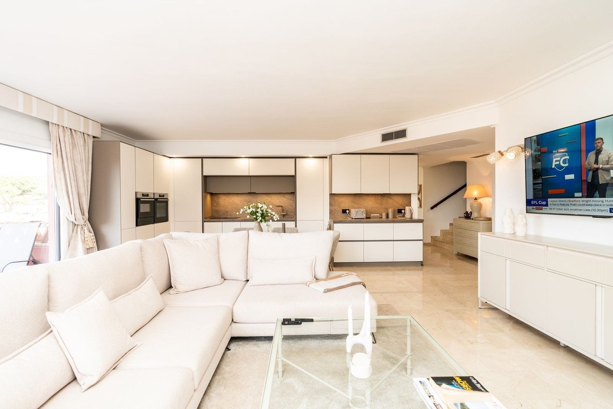 4 Bed Penthouse Duplex in Elviria