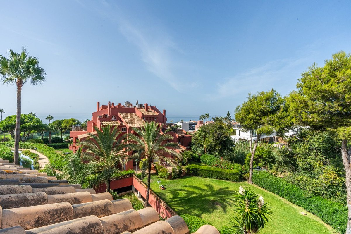 4 Bed Penthouse Duplex in Elviria
