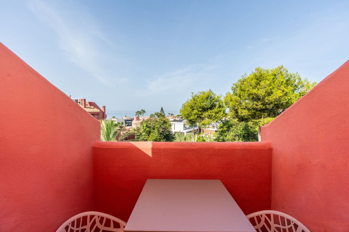 4 Bed Penthouse Duplex in Elviria