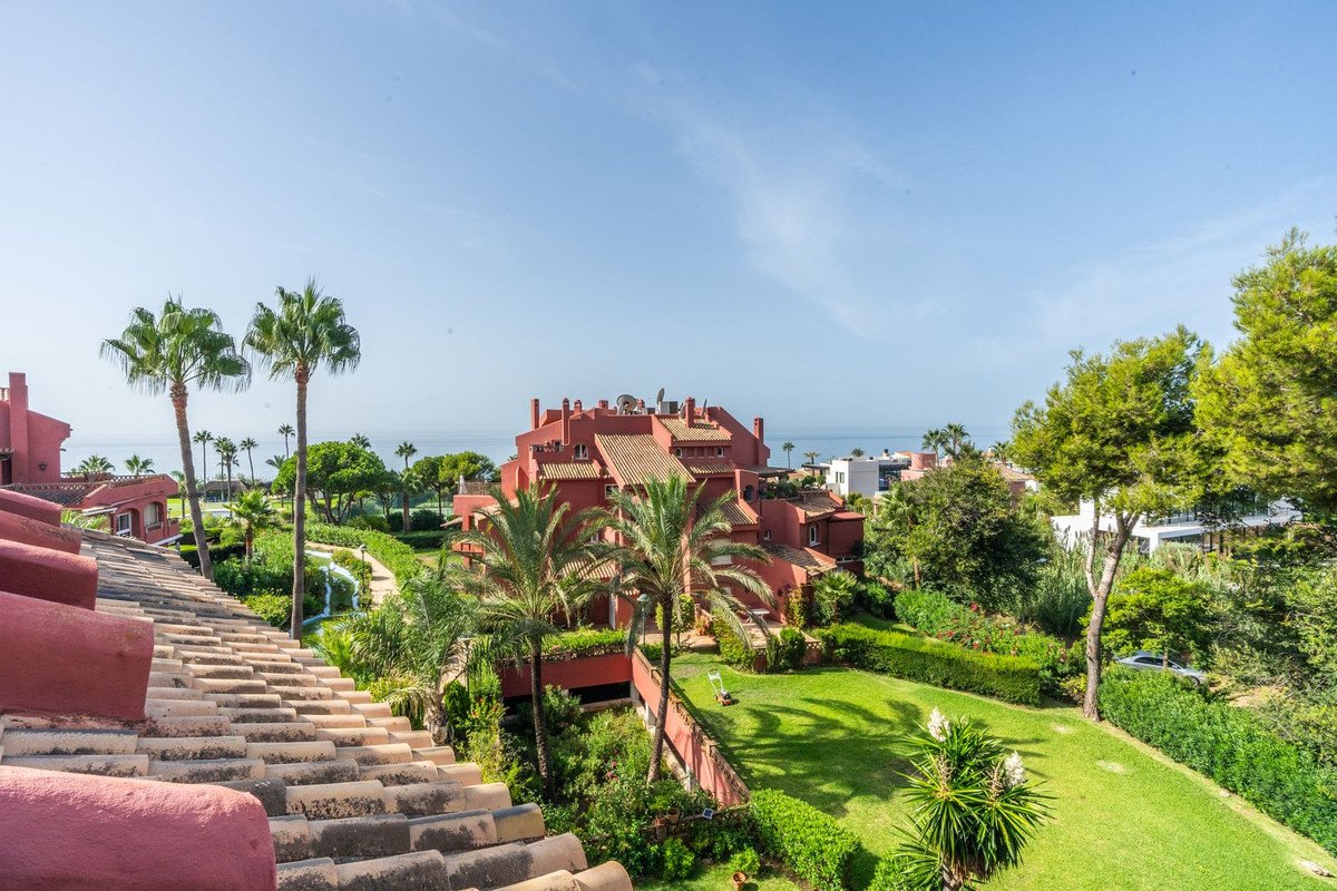 4 Bed Penthouse Duplex in Elviria
