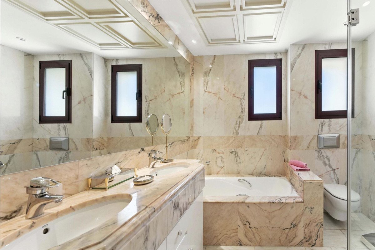 2 Bed Middle Floor Apartment in Costalita