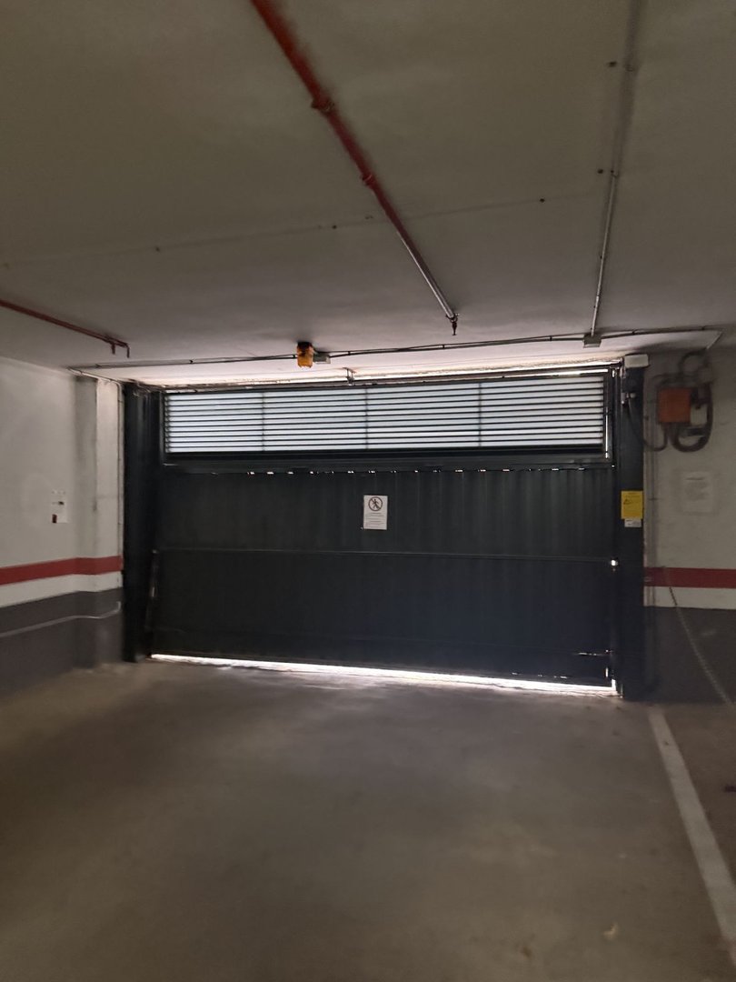 Garage in The Golden Mile