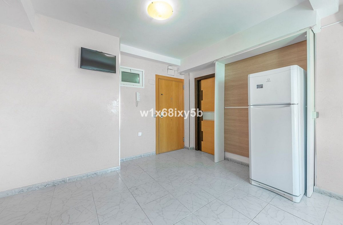1 Bed Middle Floor Studio in Calahonda