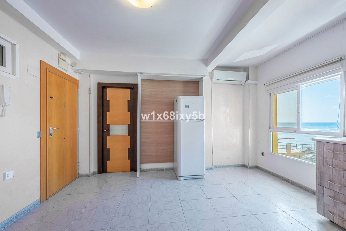 1 Bed Middle Floor Studio in Calahonda