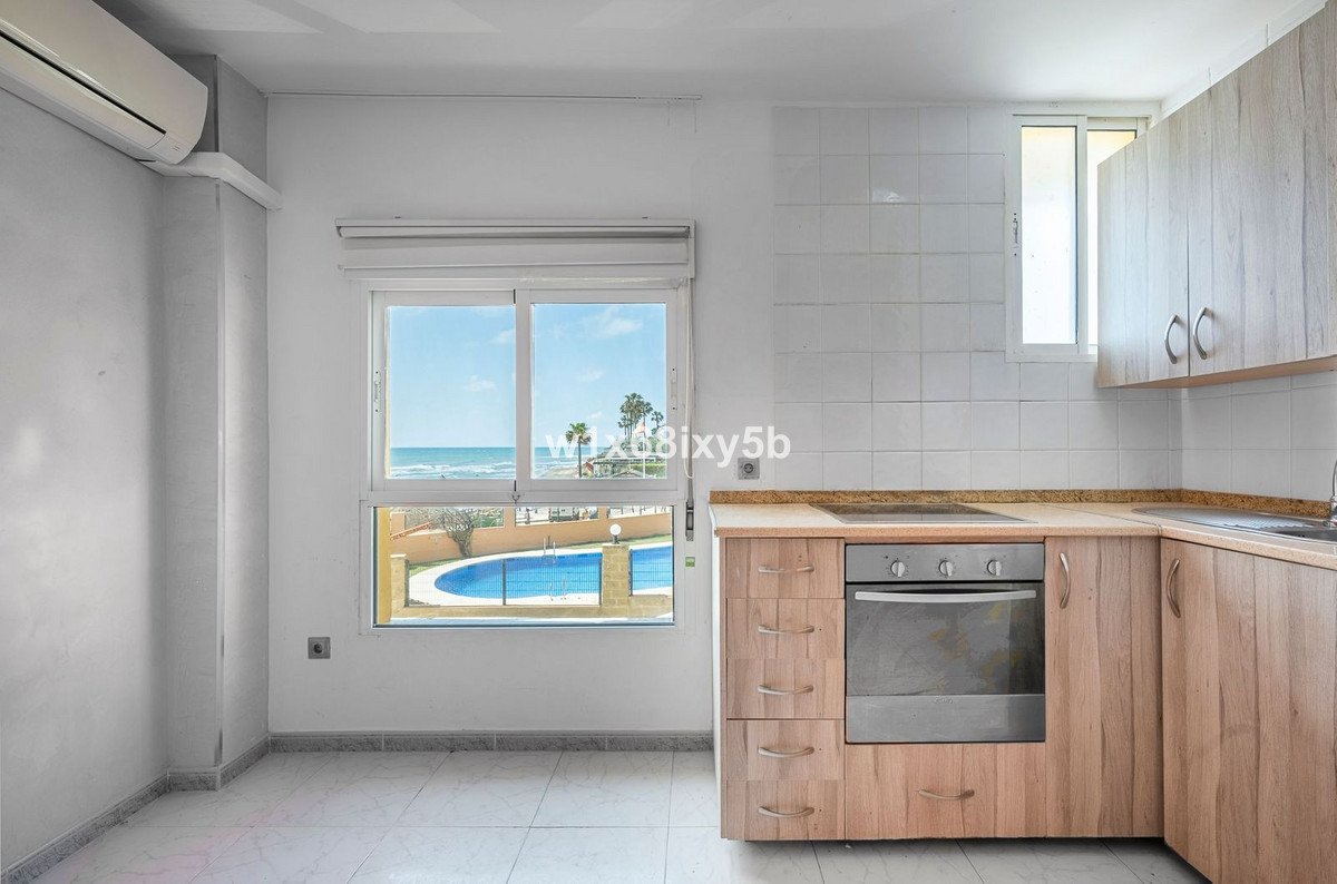 1 Bed Middle Floor Studio in Calahonda