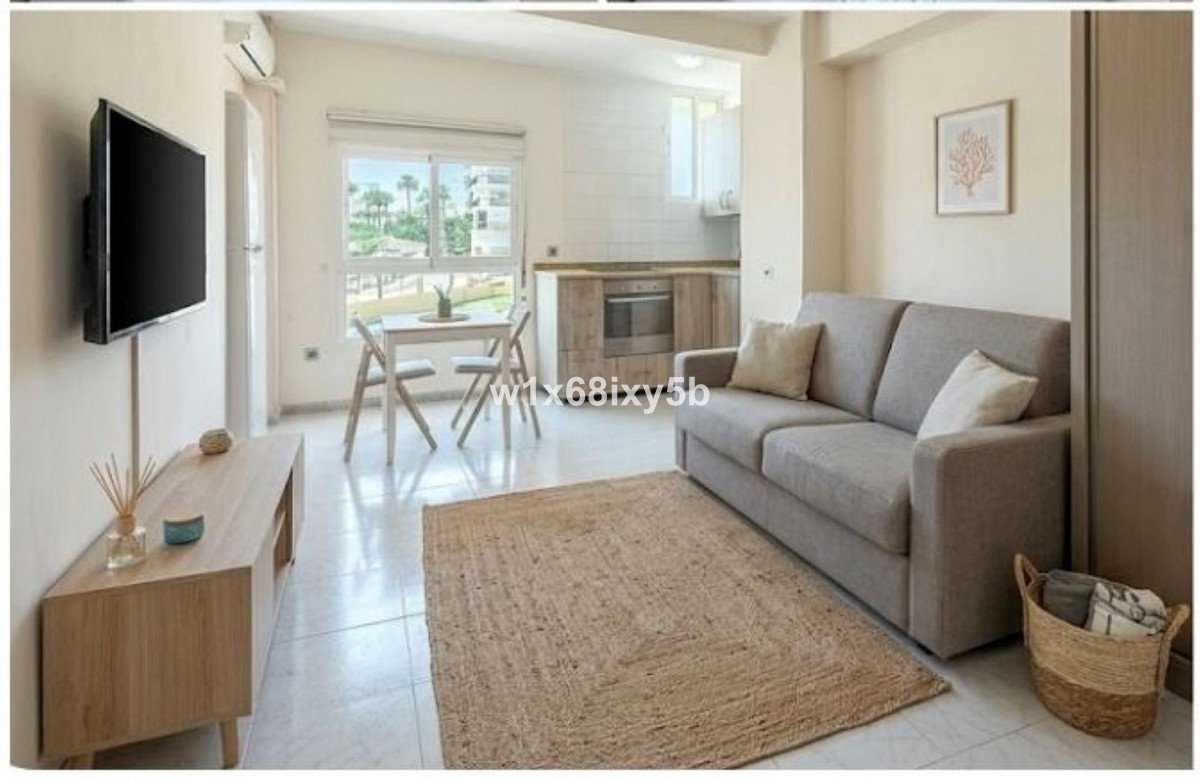 1 Bed Middle Floor Studio in Calahonda