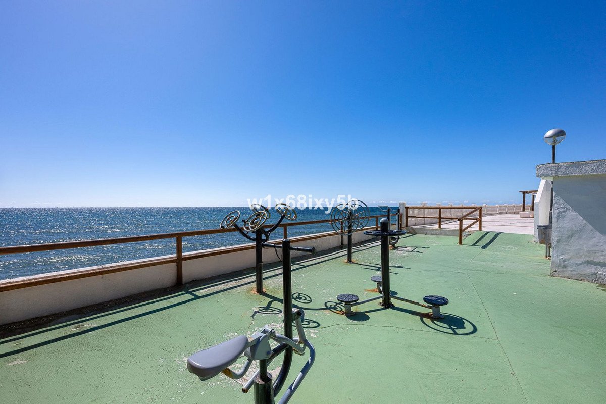 1 Bed Middle Floor Studio in Calahonda
