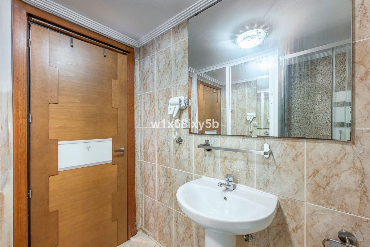 1 Bed Middle Floor Studio in Calahonda