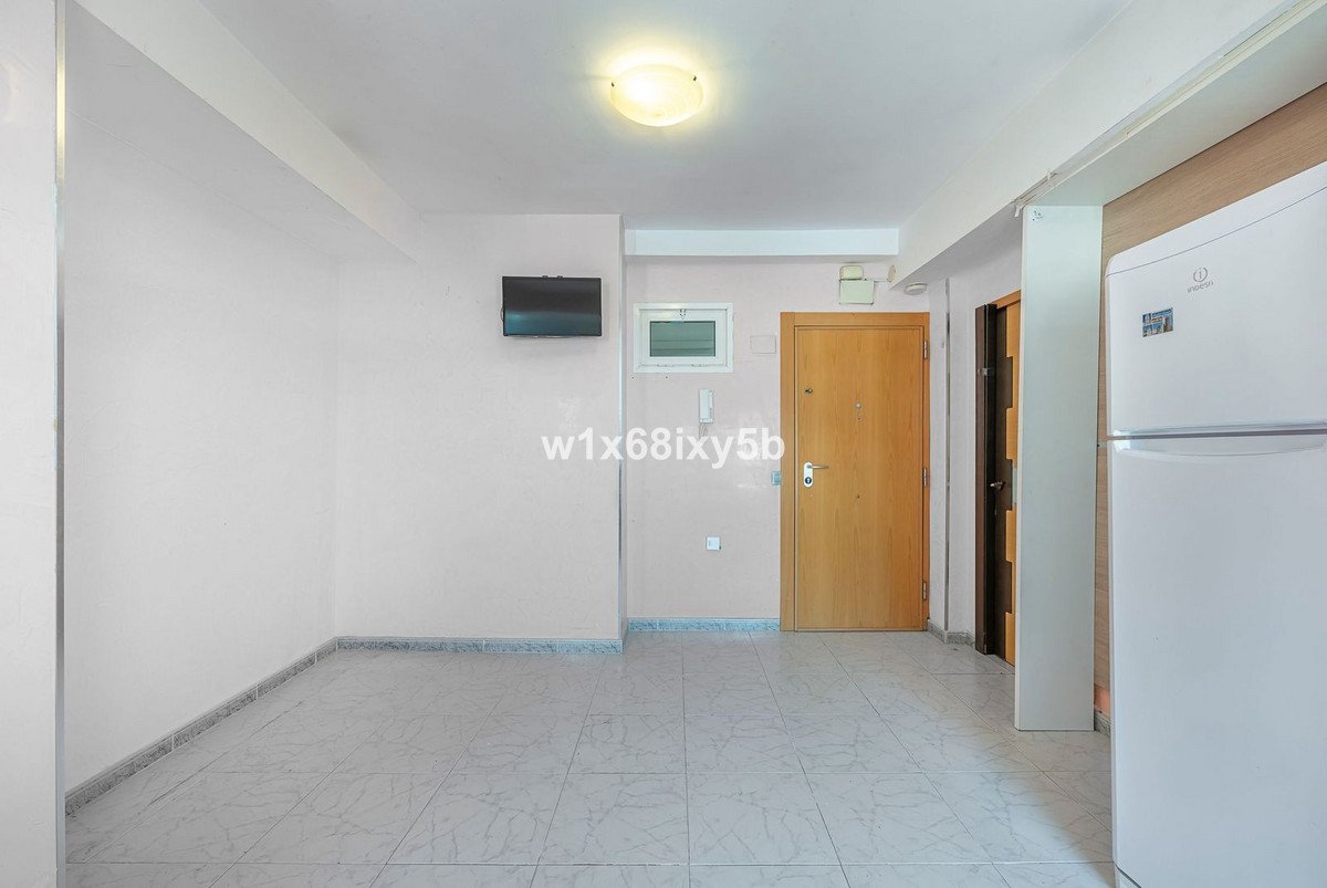 1 Bed Middle Floor Studio in Calahonda
