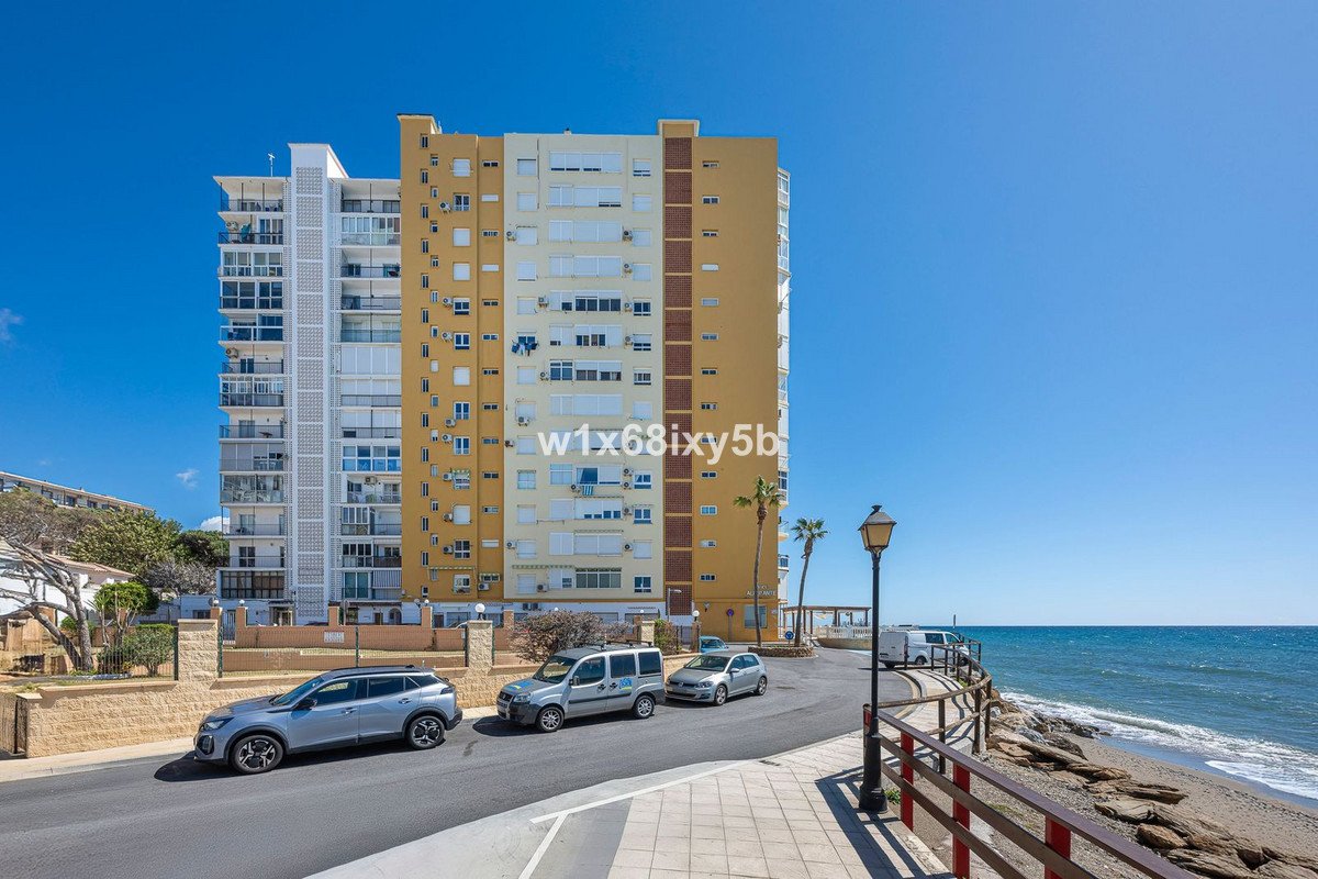 1 Bed Middle Floor Studio in Calahonda