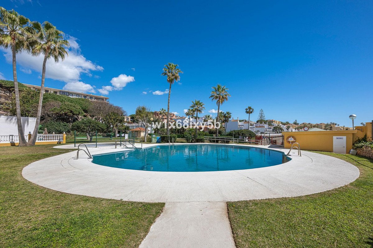 1 Bed Middle Floor Studio in Calahonda