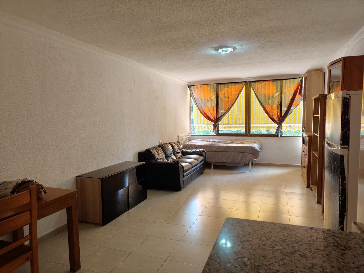 1 Bed Middle Floor Apartment in Los Pacos