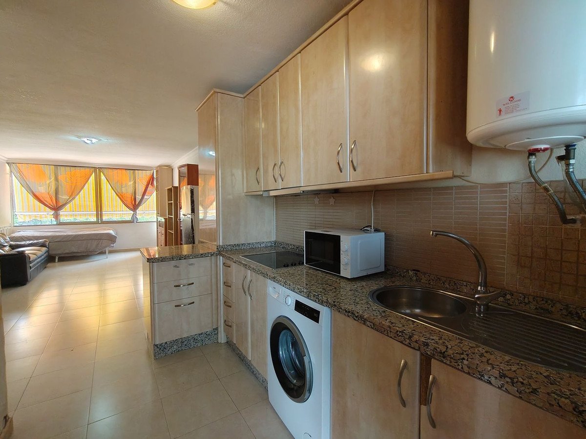 1 Bed Middle Floor Apartment in Los Pacos