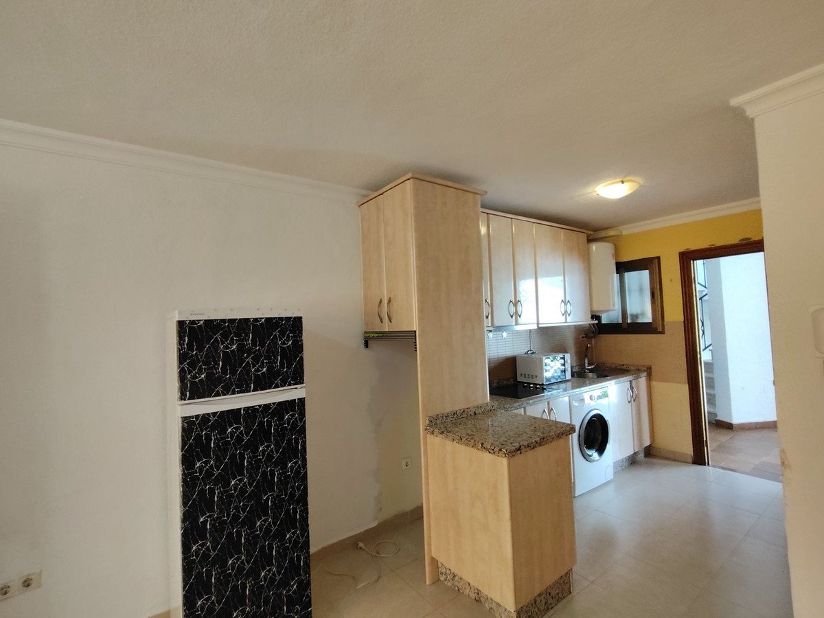 1 Bed Middle Floor Apartment in Los Pacos
