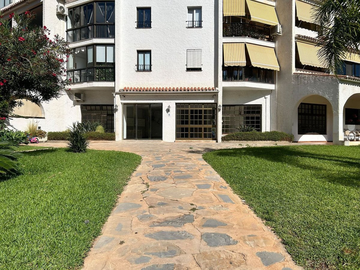 1 Bed Middle Floor Apartment in Los Pacos