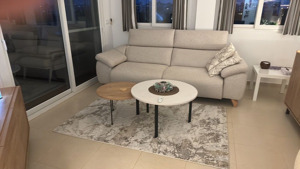 2 Bed Middle Floor Apartment in Hacienda Riquelme