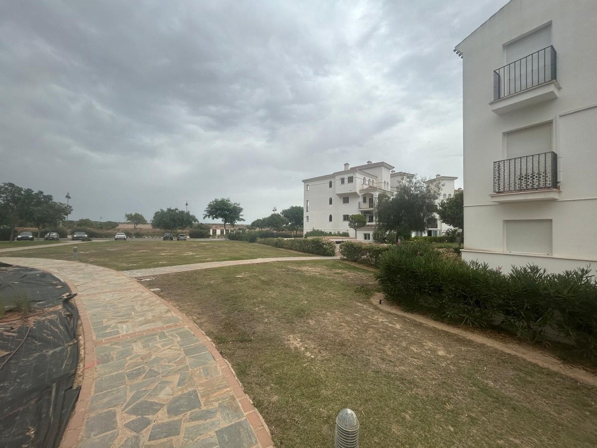 2 Bed Middle Floor Apartment in Hacienda Riquelme