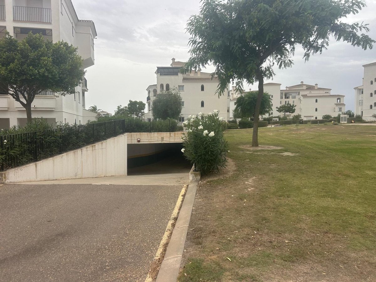 2 Bed Middle Floor Apartment in Hacienda Riquelme