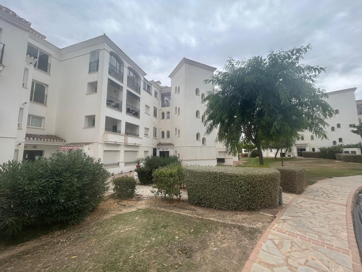 2 Bed Middle Floor Apartment in Hacienda Riquelme