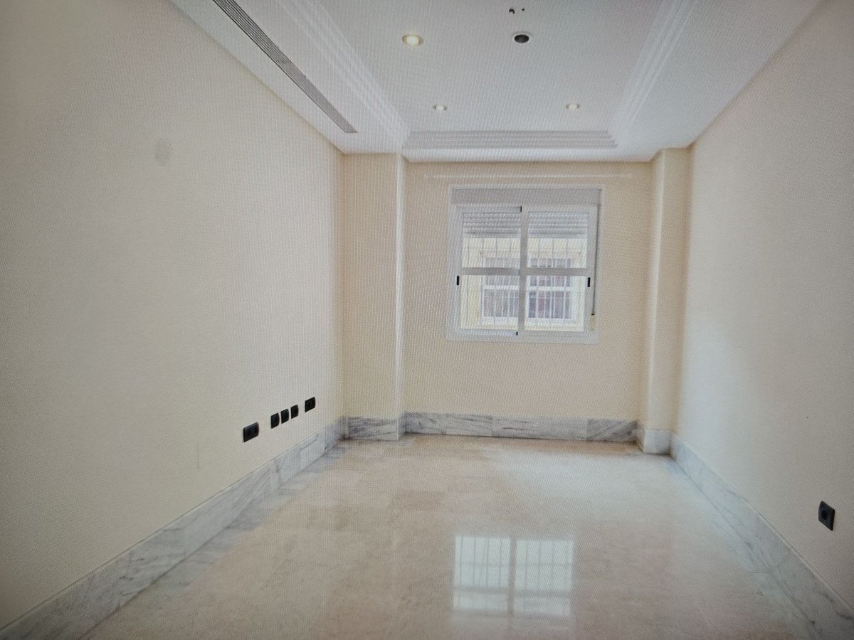 1 Bed Office in Arroyo de la Miel