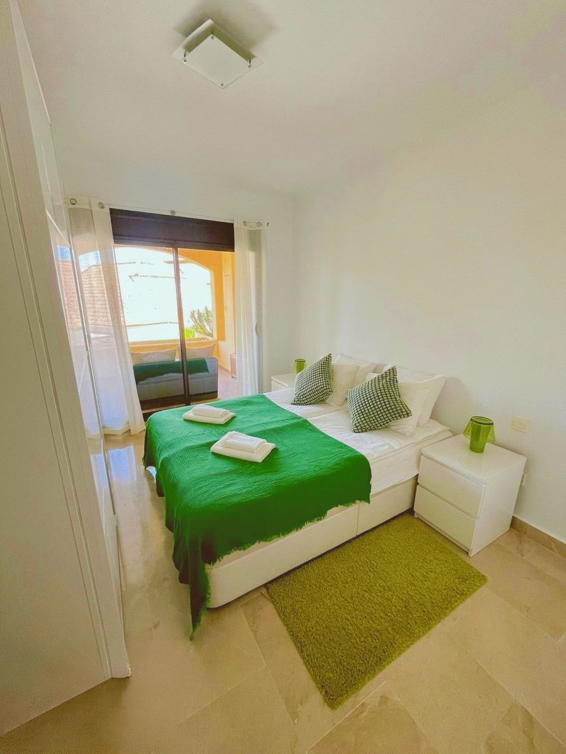 2 Bed Ground Floor Apartment in La Duquesa