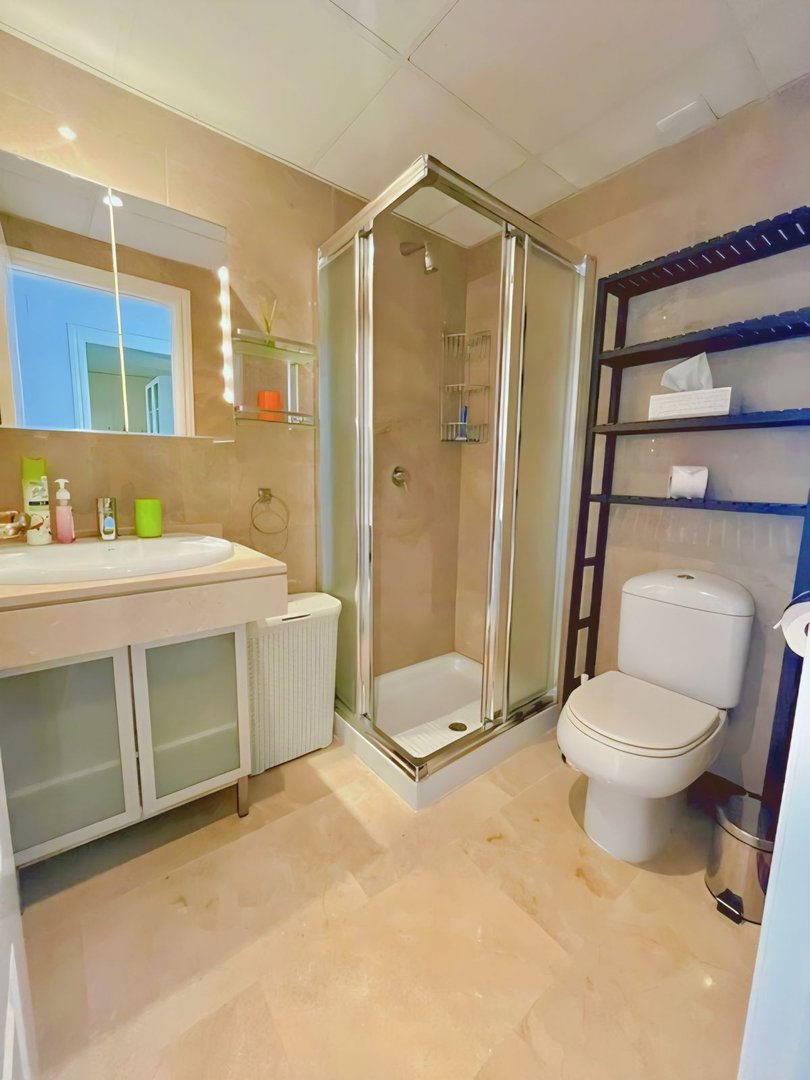 2 Bed Ground Floor Apartment in La Duquesa