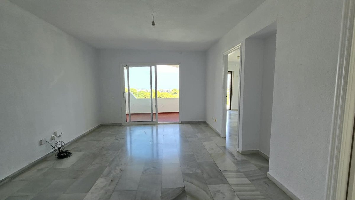 2 Bed Top Floor Apartment in Riviera del Sol