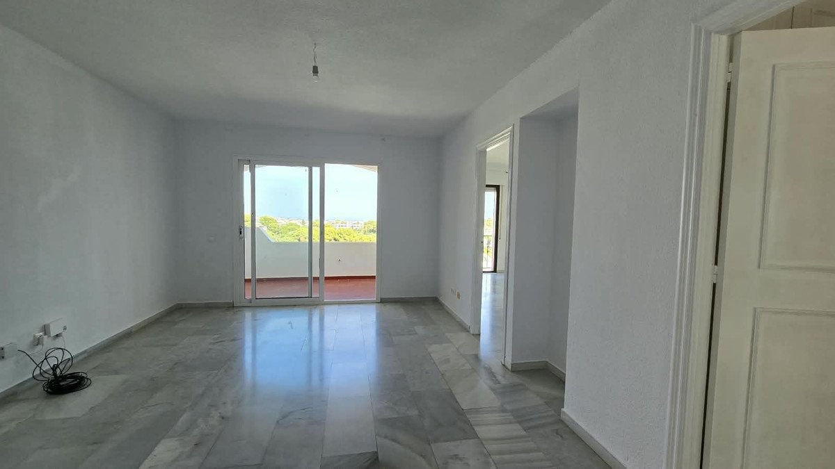 2 Bed Top Floor Apartment in Riviera del Sol