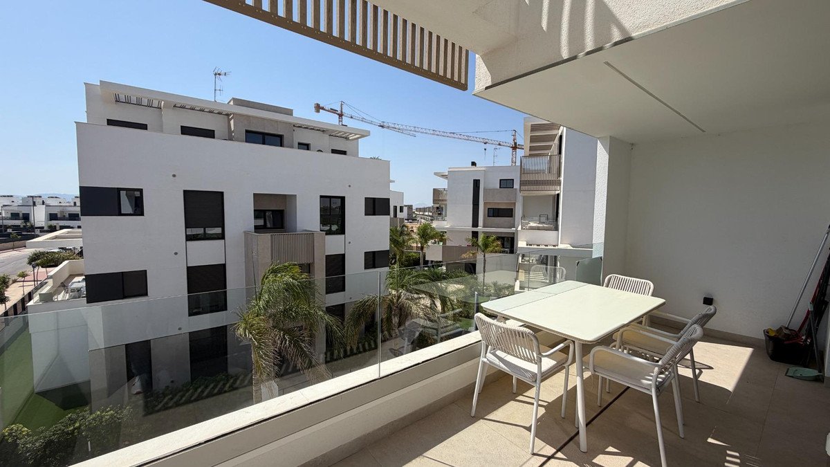 2 Bed Ground Floor Apartment in Los Alcazares