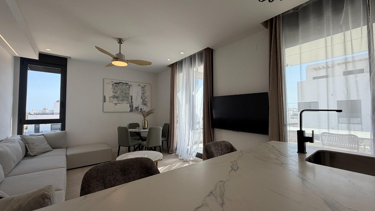 2 Bed Ground Floor Apartment in Los Alcazares