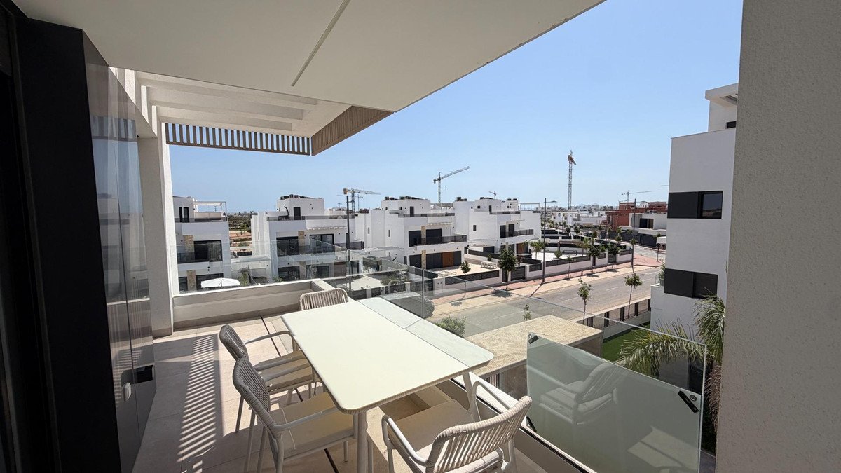 2 Bed Ground Floor Apartment in Los Alcazares