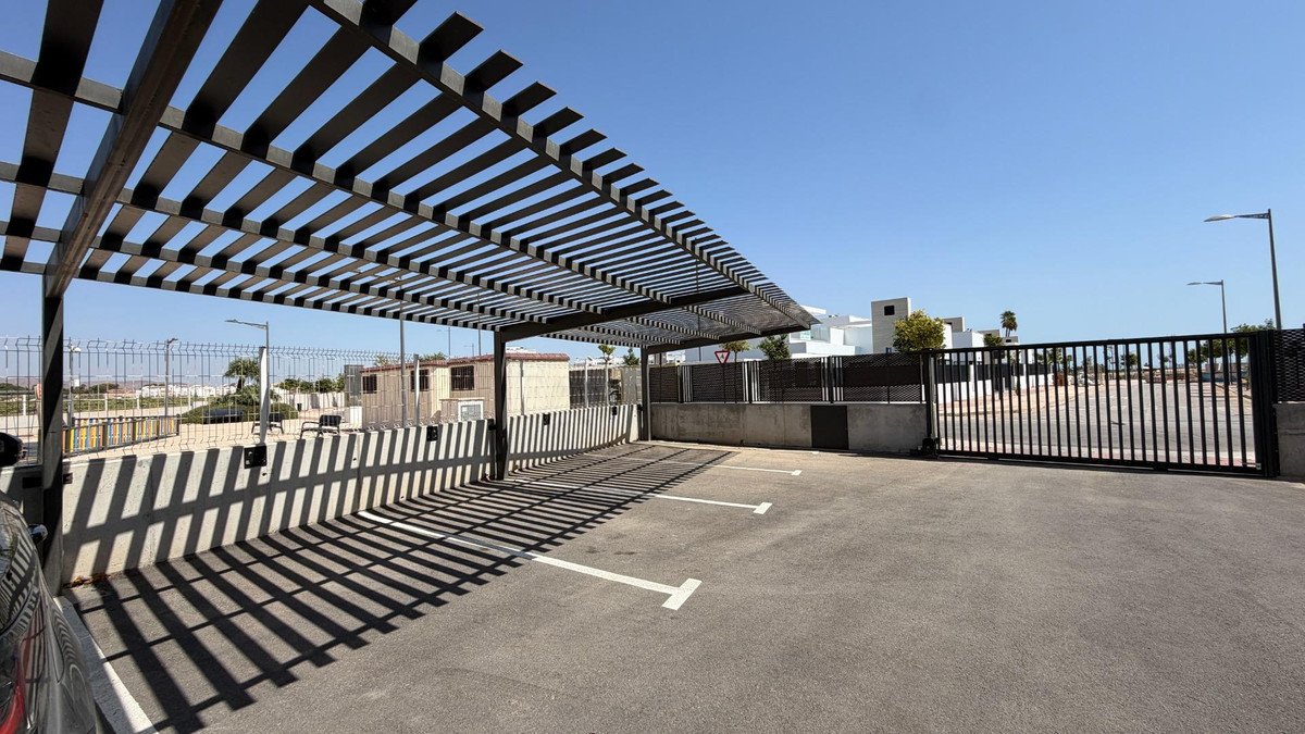 2 Bed Ground Floor Apartment in Los Alcazares