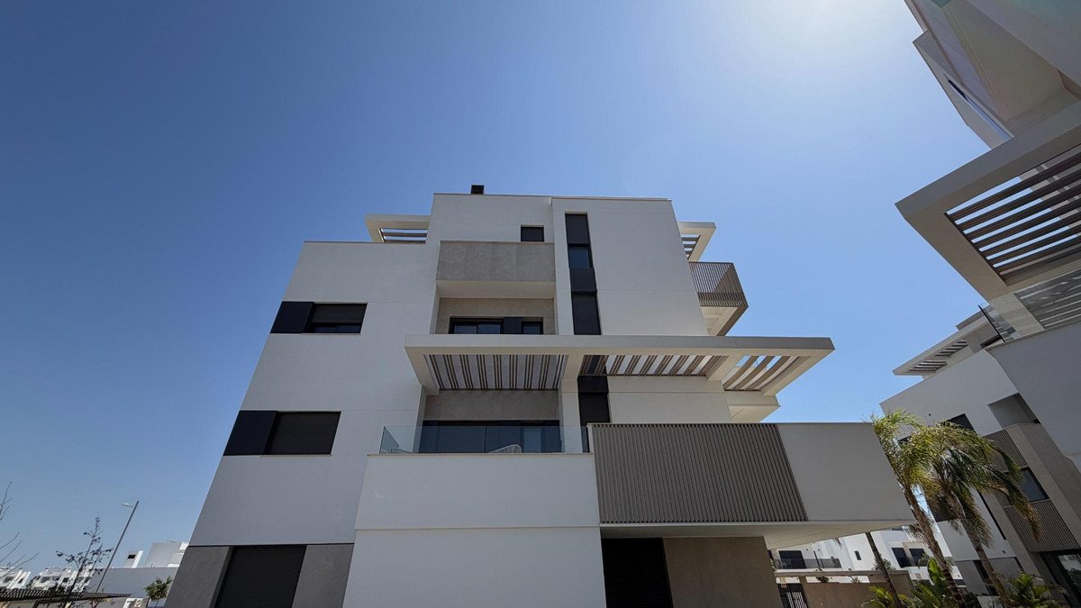 2 Bed Ground Floor Apartment in Los Alcazares