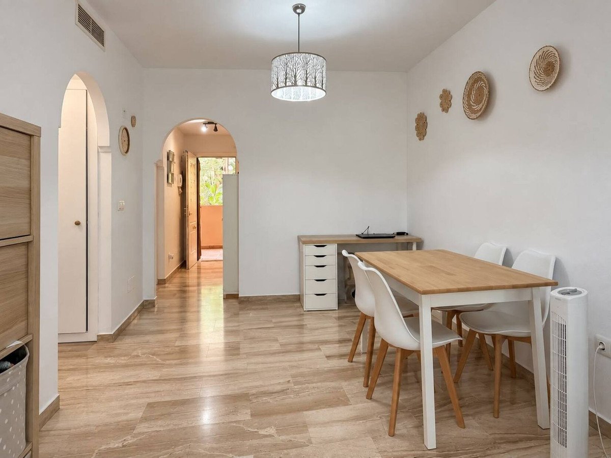2 Bed Middle Floor Apartment in Riviera del Sol