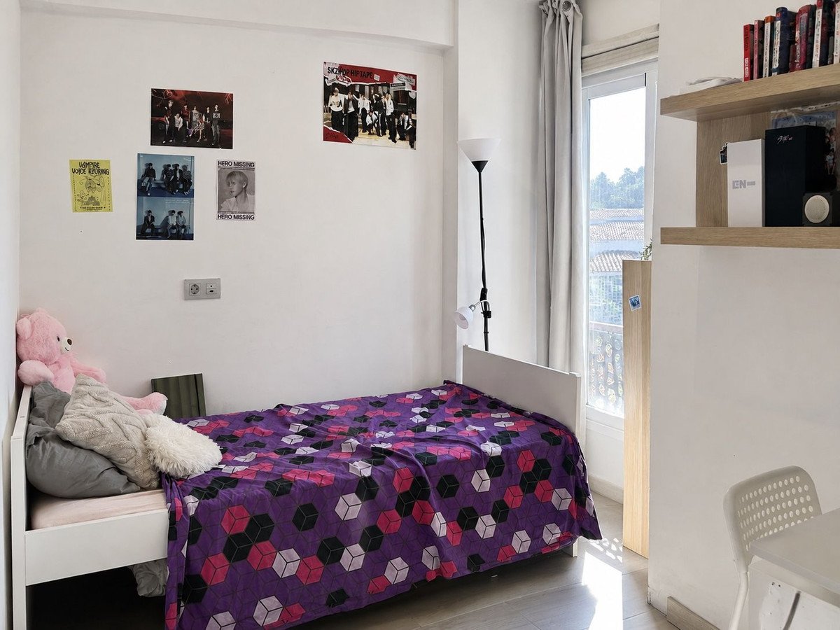 2 Bed Middle Floor Apartment in Nueva Andalucía