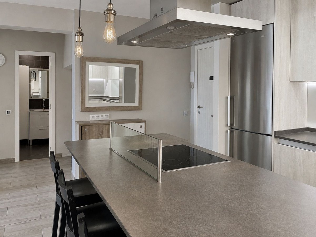 2 Bed Middle Floor Apartment in Nueva Andalucía
