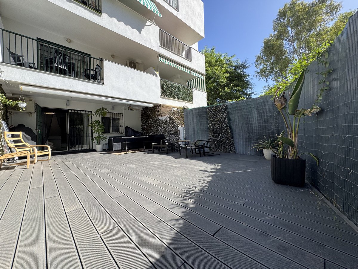 2 Bed Middle Floor Apartment in Mijas Costa