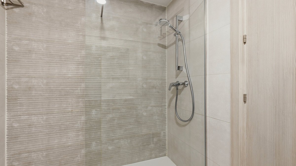2 Bed Middle Floor Apartment in Manilva