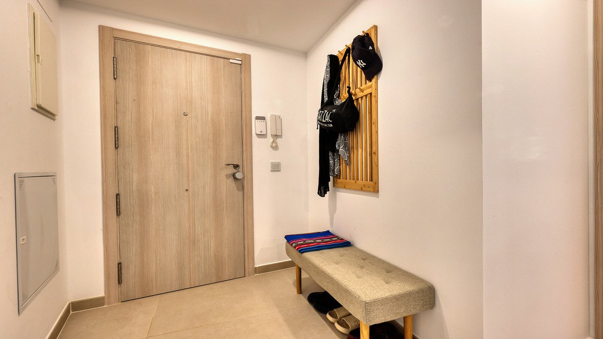 2 Bed Middle Floor Apartment in Manilva
