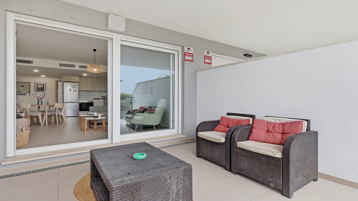 2 Bed Middle Floor Apartment in Manilva