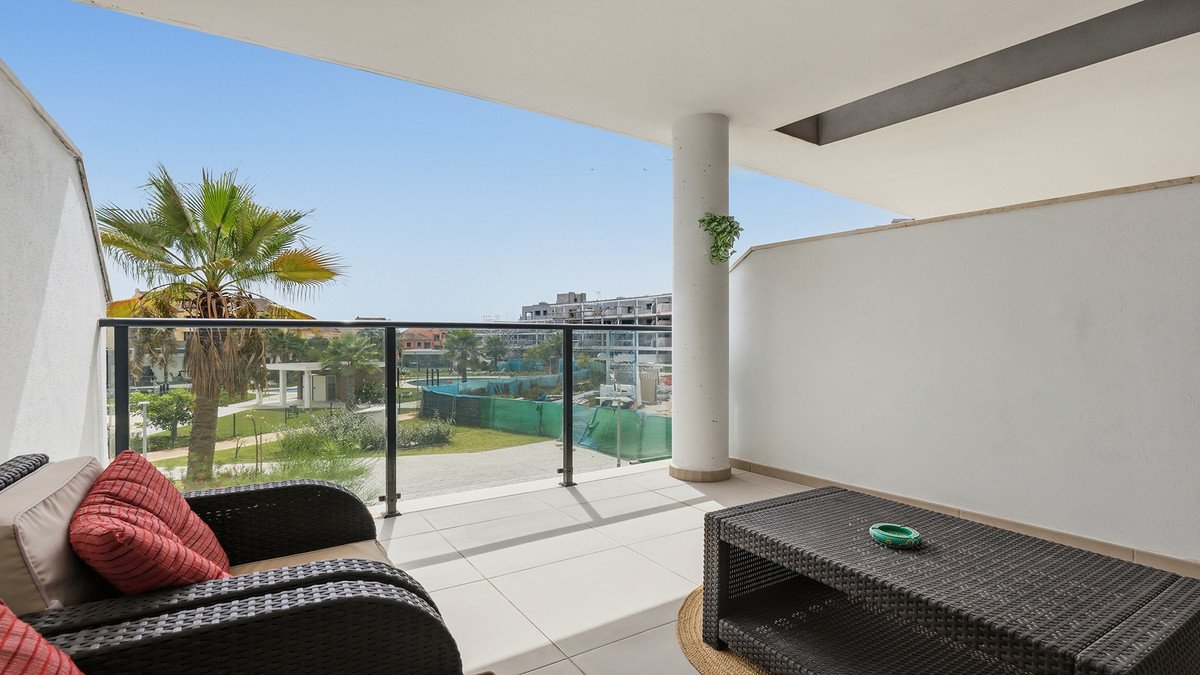 2 Bed Middle Floor Apartment in Manilva