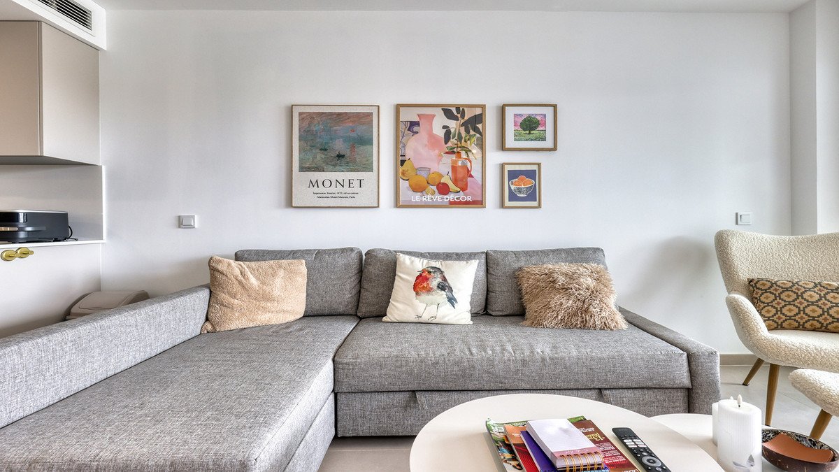 2 Bed Middle Floor Apartment in Manilva