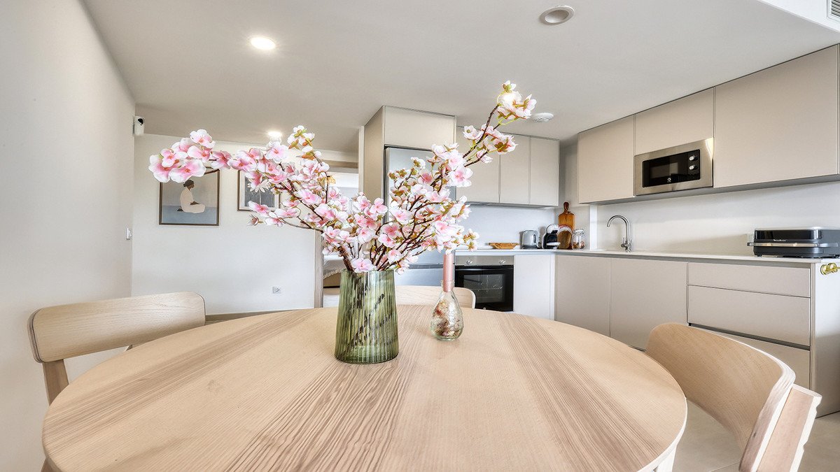 2 Bed Middle Floor Apartment in Manilva