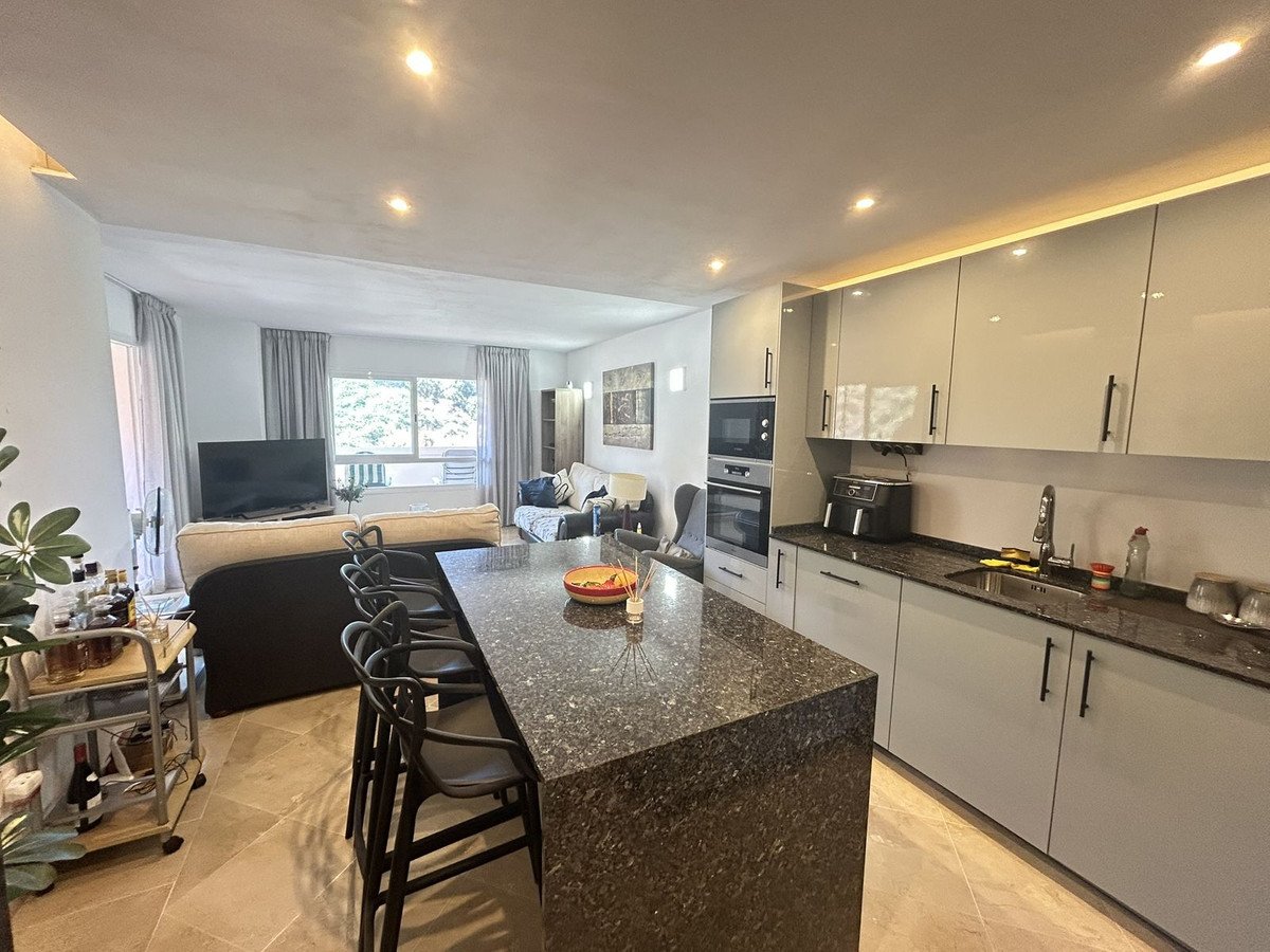 2 Bed Ground Floor Apartment in Calahonda