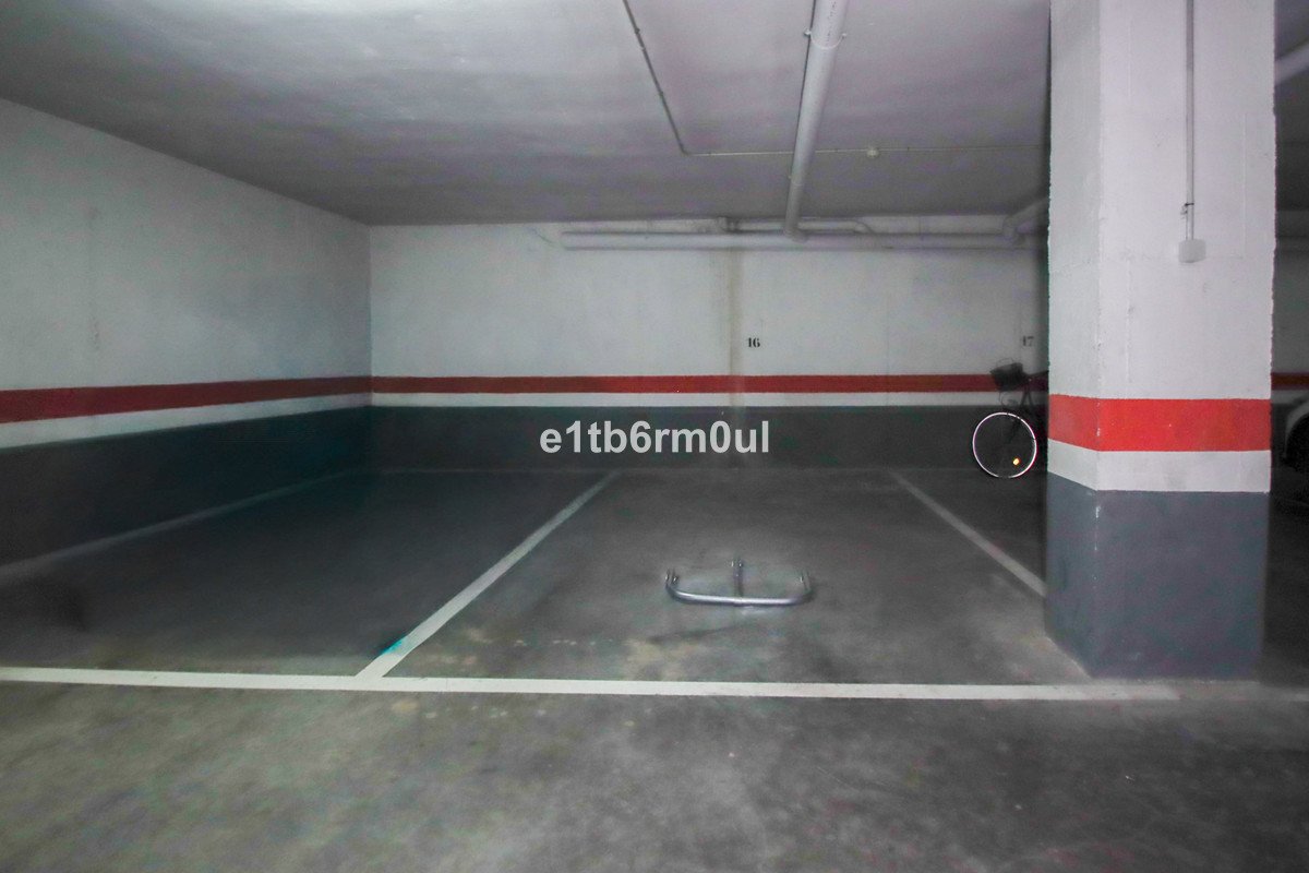 1 Bed Middle Floor Apartment in The Golden Mile
