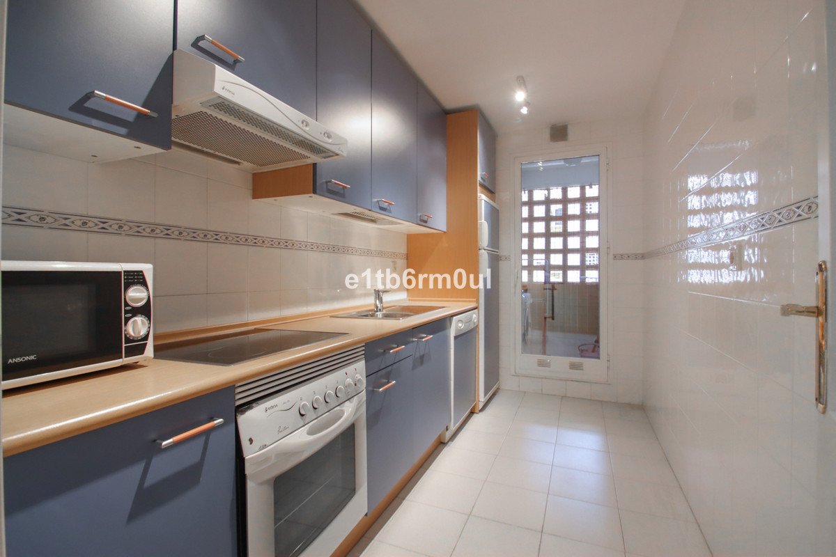 1 Bed Middle Floor Apartment in The Golden Mile