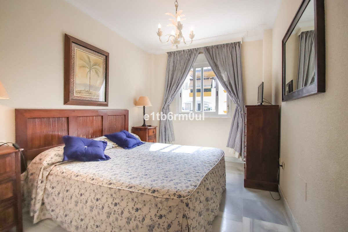 1 Bed Middle Floor Apartment in The Golden Mile