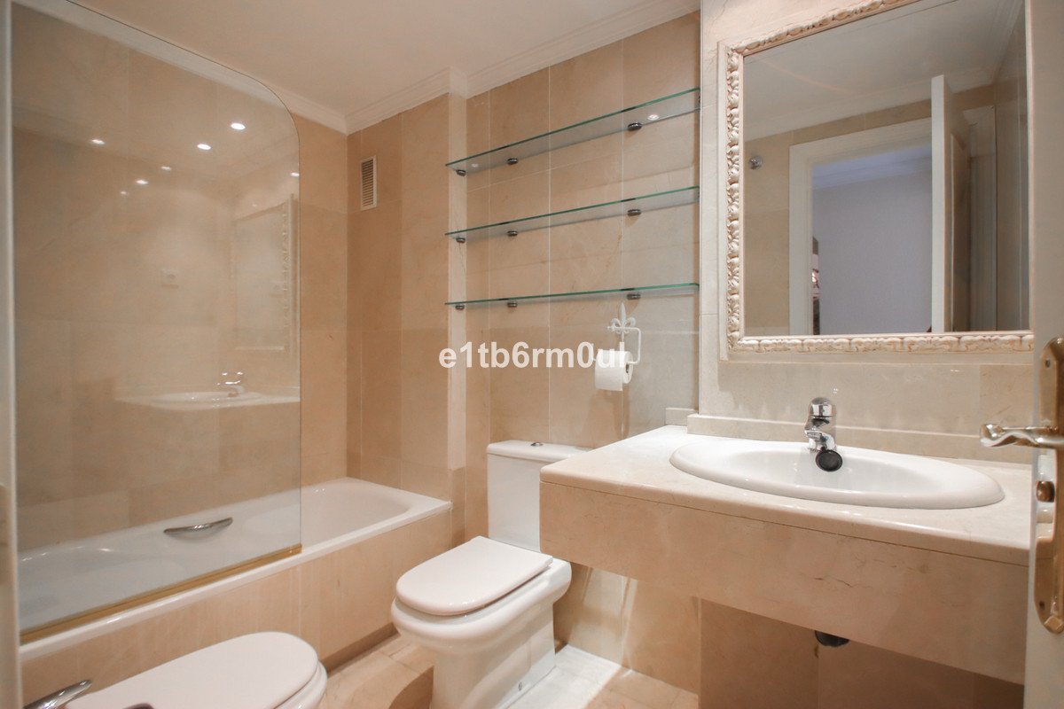 1 Bed Middle Floor Apartment in The Golden Mile