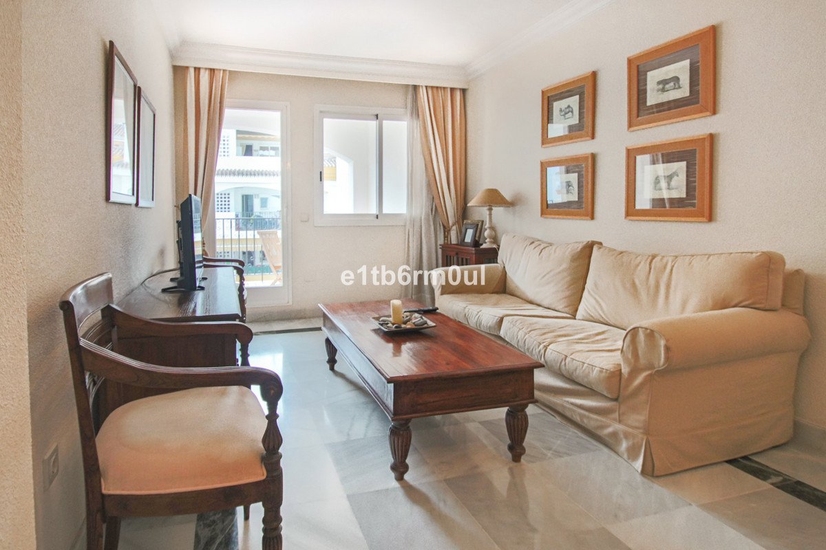 1 Bed Middle Floor Apartment in The Golden Mile